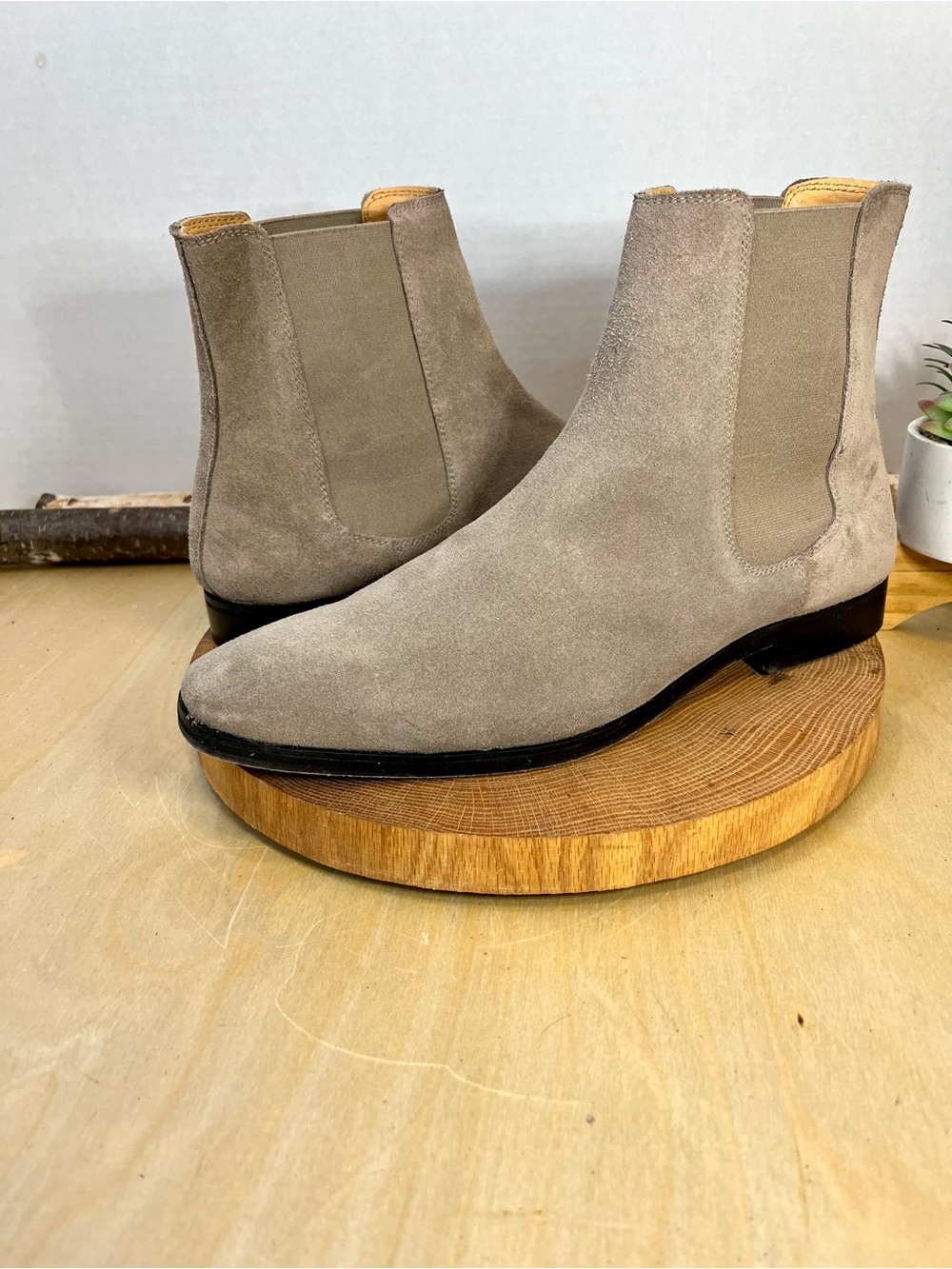 Express Men's Gray Taupe Suede Chelsea Boots Size 11
